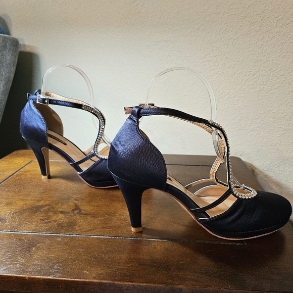 ERIJUNOR Women Comfort Low Heel Closed-Toe Ankle Strap Platform Satin Bridal Sz6 - Picture 2 of 7